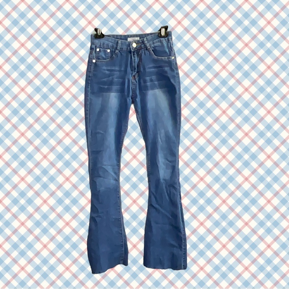 Red Bottoms Flare Leg Frayed Hem Bottom Stretchy Blue Jeans Juniors 5/27